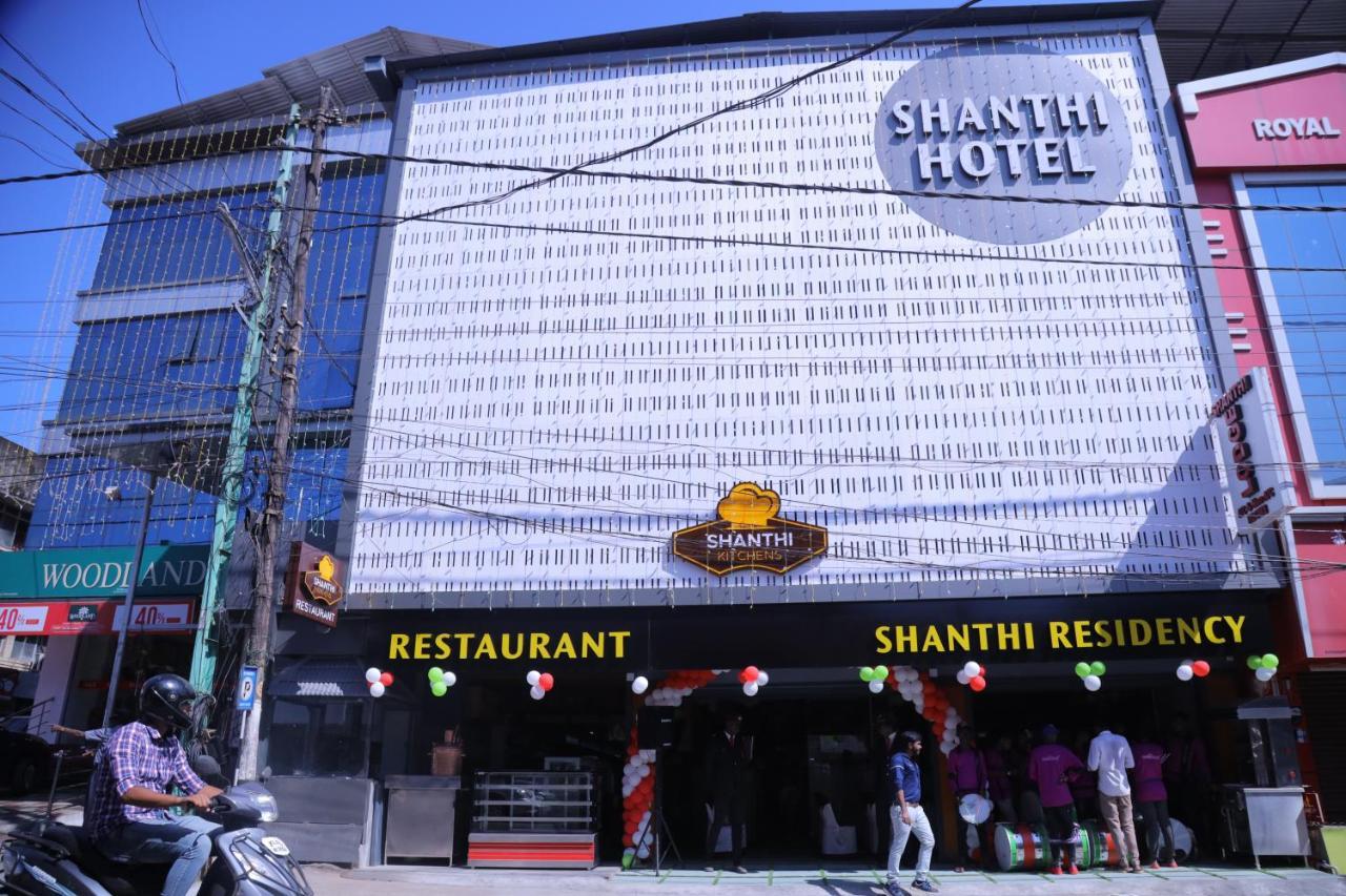 Shanthi Residency Pathanamthitta Bagian luar foto