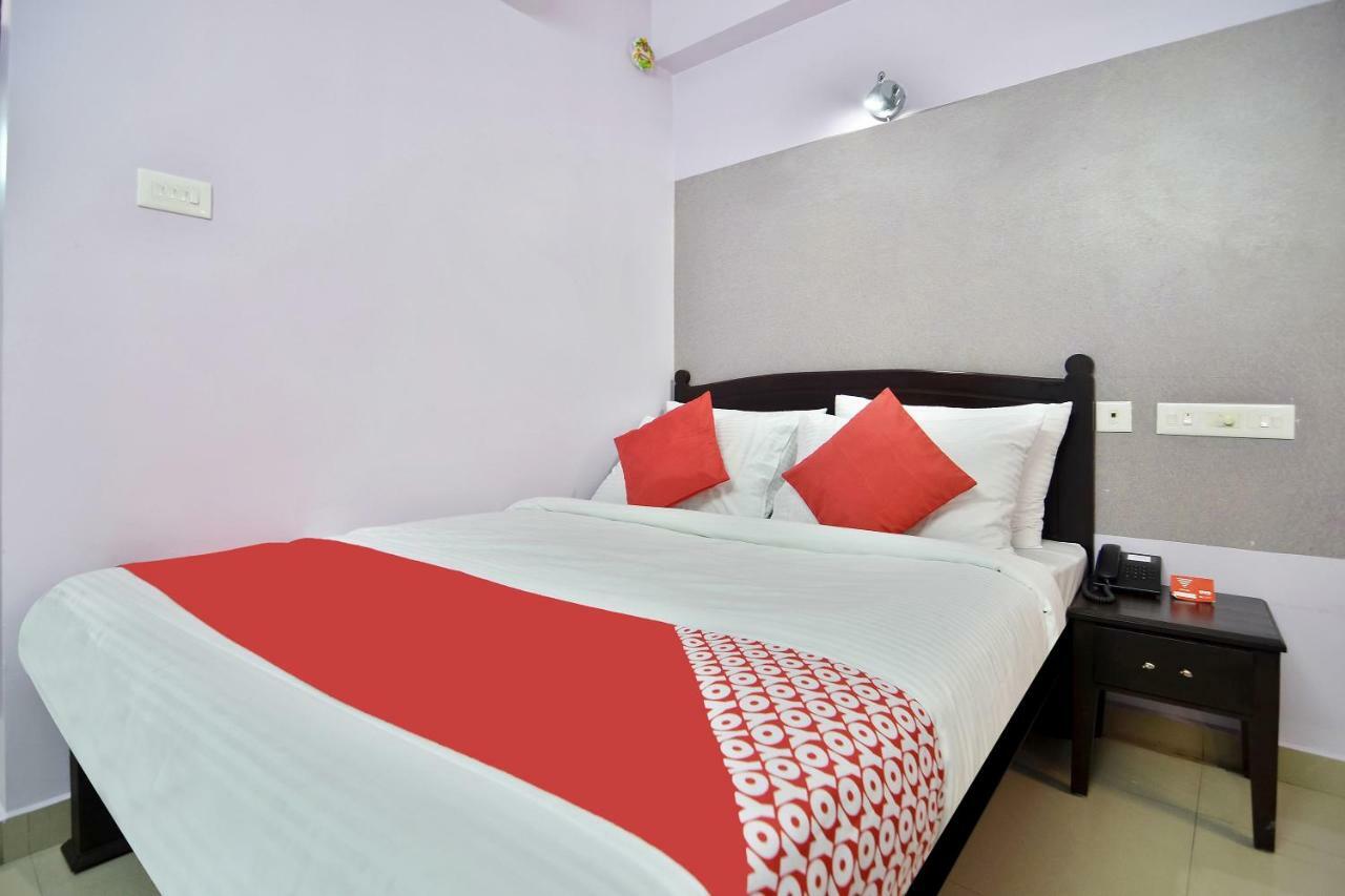 Shanthi Residency Pathanamthitta Bagian luar foto